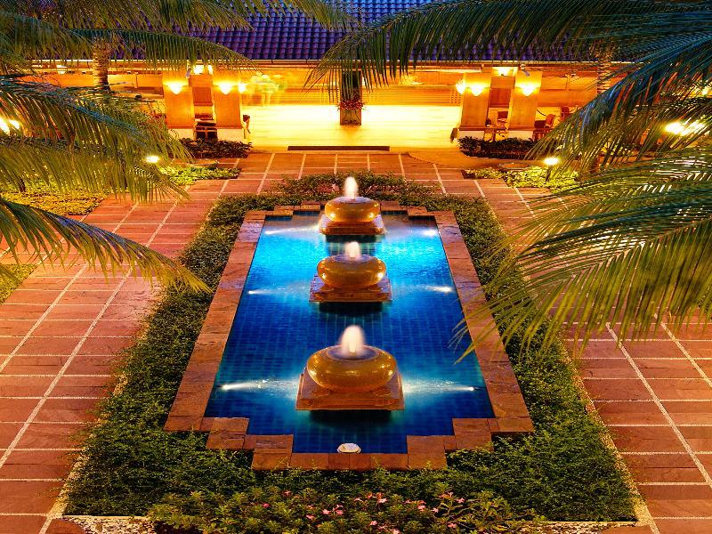 Horizon Patong Beach Resort And Spa Exterior photo