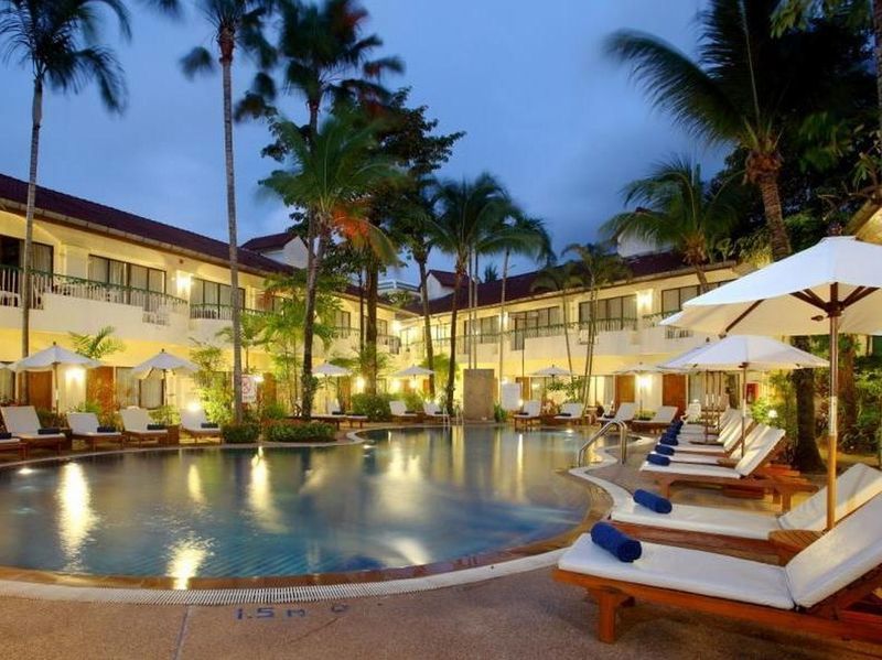 Horizon Patong Beach Resort And Spa Exterior photo