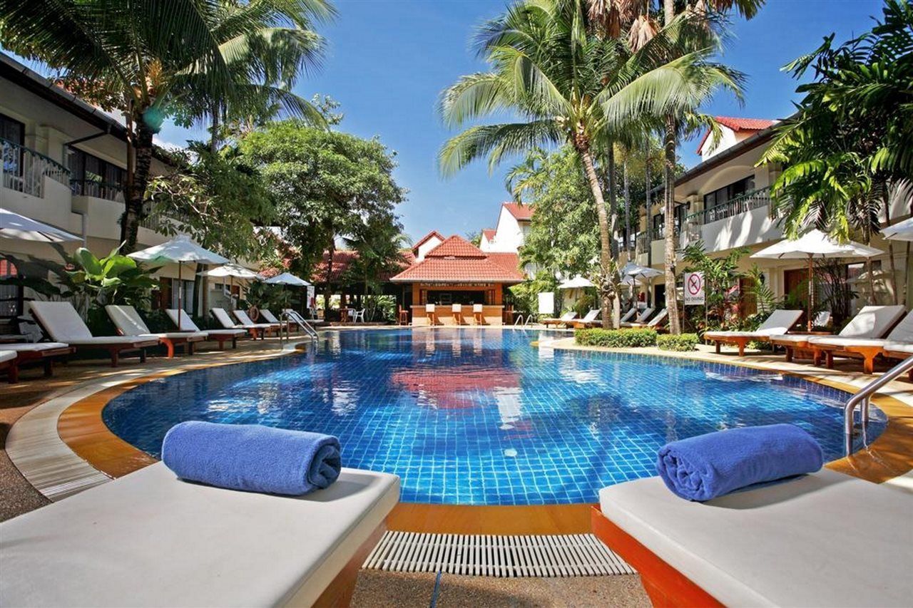 Horizon Patong Beach Resort And Spa Exterior photo