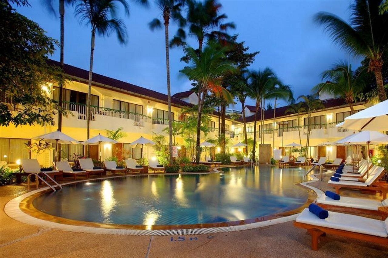 Horizon Patong Beach Resort And Spa Exterior photo